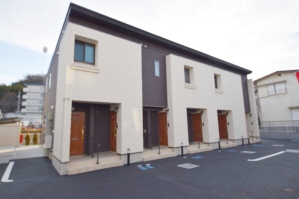 メゾン ド プルニエの物件外観写真